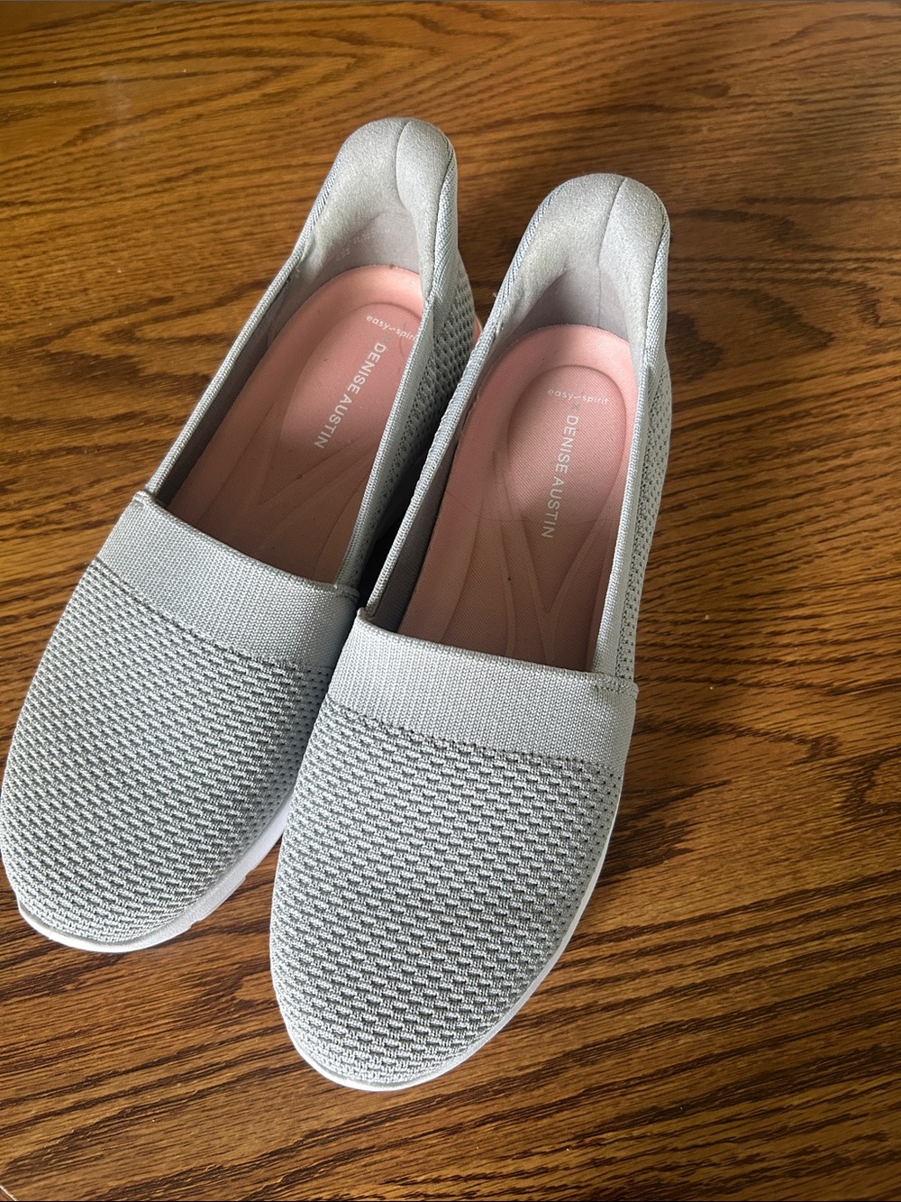 Easy Spirit Light Gray Knit Slip-On Flats with Pink Insoles